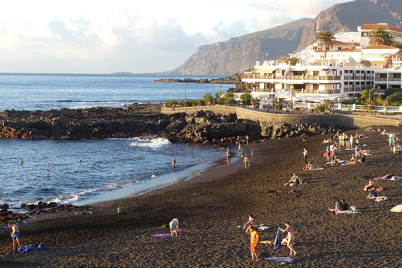 View over the black sand at Playa de La Arena in Puerto de Santiago.