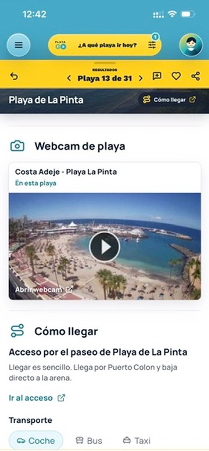 PlayaGo beach page showing the Playa La Pinta webcam preview.